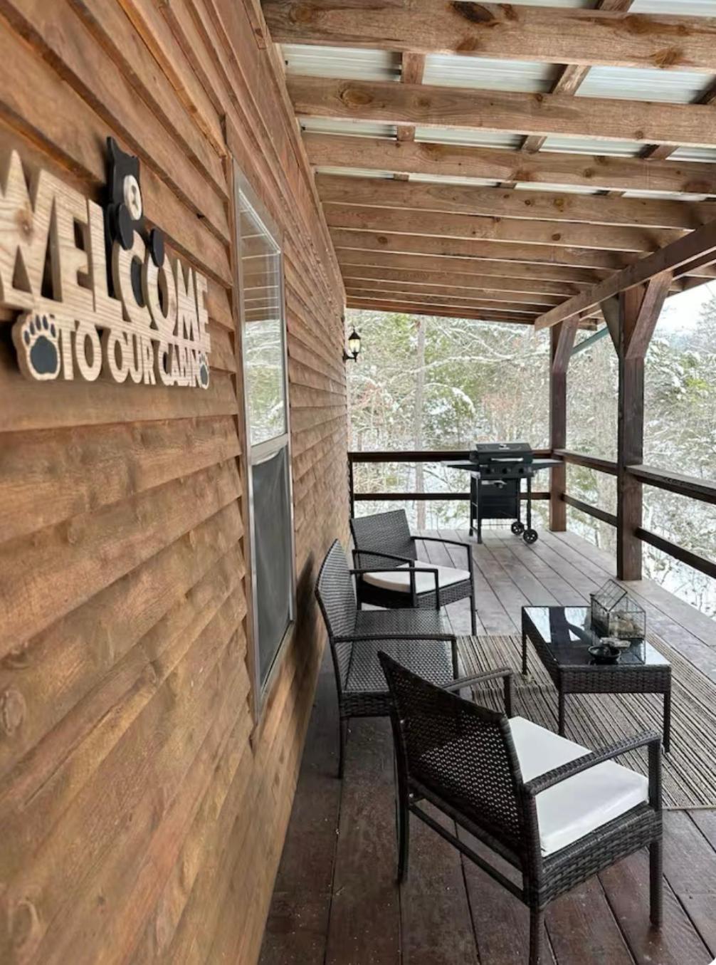 Cedar Creek Cabins #1 - Giant Spa Tub, Large Wooded Porch, Full Kitchen, 1 Bedroom Eureka Springs Exterior photo