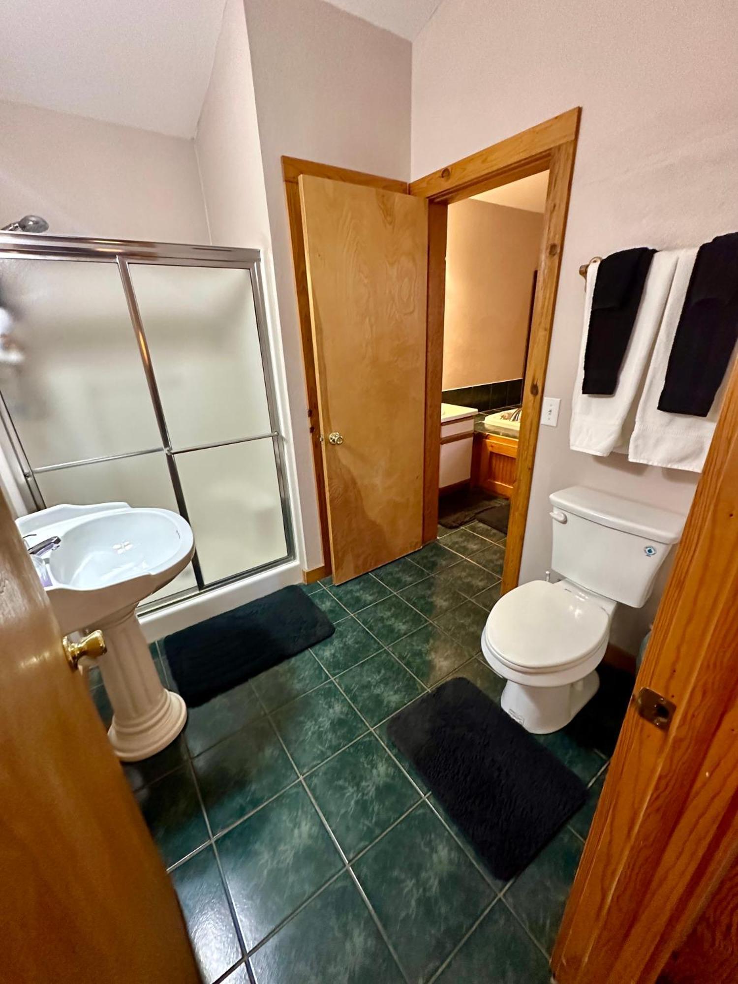 Cedar Creek Cabins #1 - Giant Spa Tub, Large Wooded Porch, Full Kitchen, 1 Bedroom Eureka Springs Exterior photo